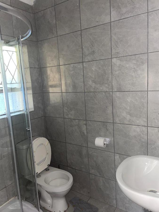The Bliss Guest House Йоханесбург Екстериор снимка