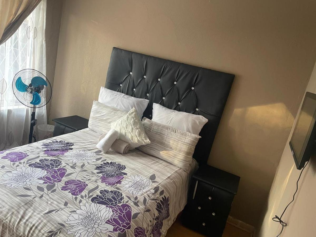 The Bliss Guest House Йоханесбург Екстериор снимка