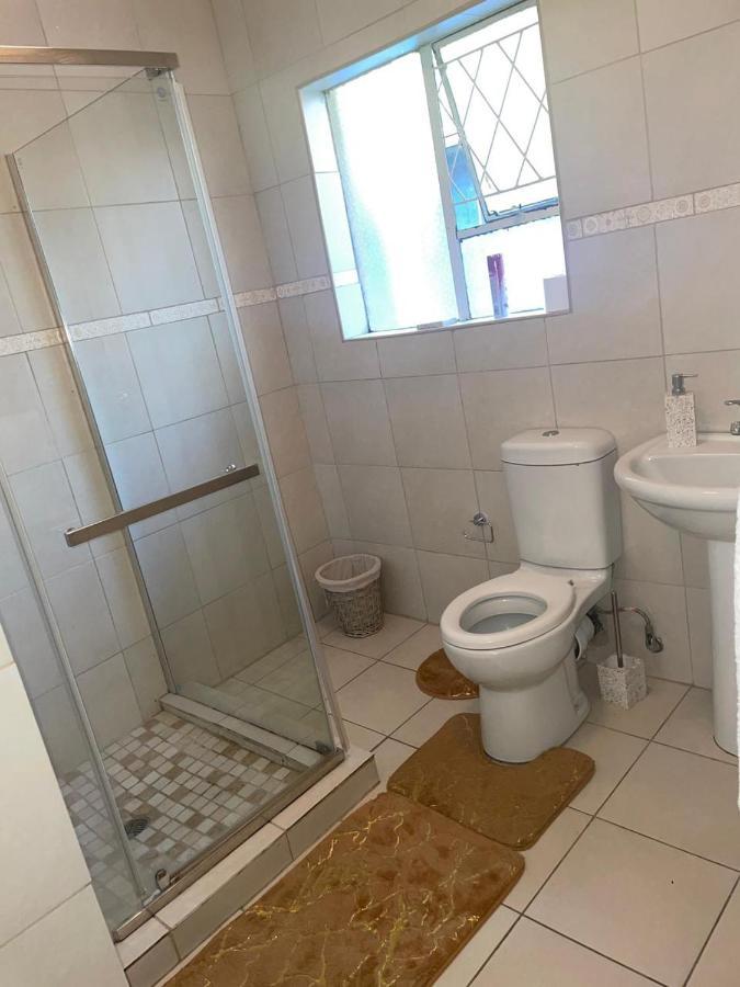 The Bliss Guest House Йоханесбург Екстериор снимка