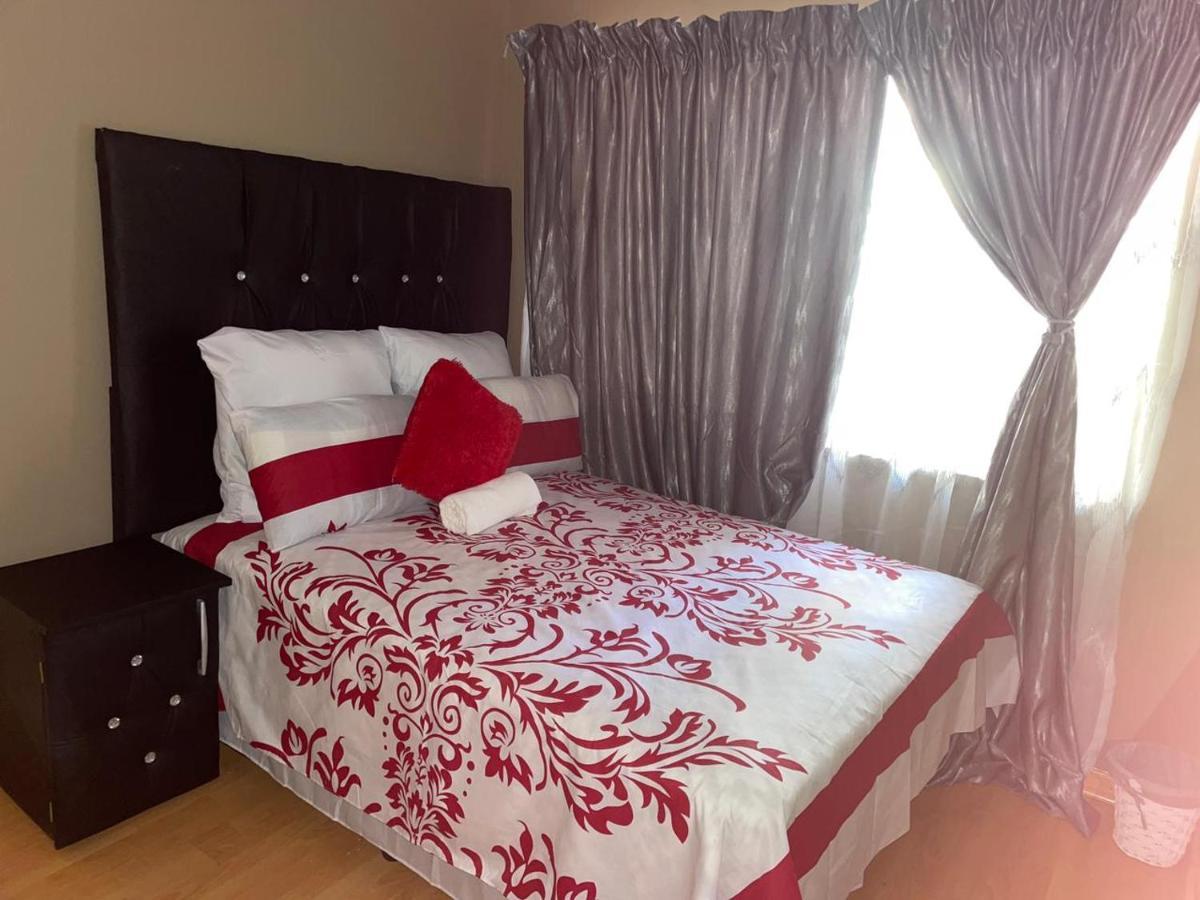 The Bliss Guest House Йоханесбург Екстериор снимка