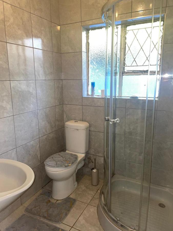 The Bliss Guest House Йоханесбург Екстериор снимка