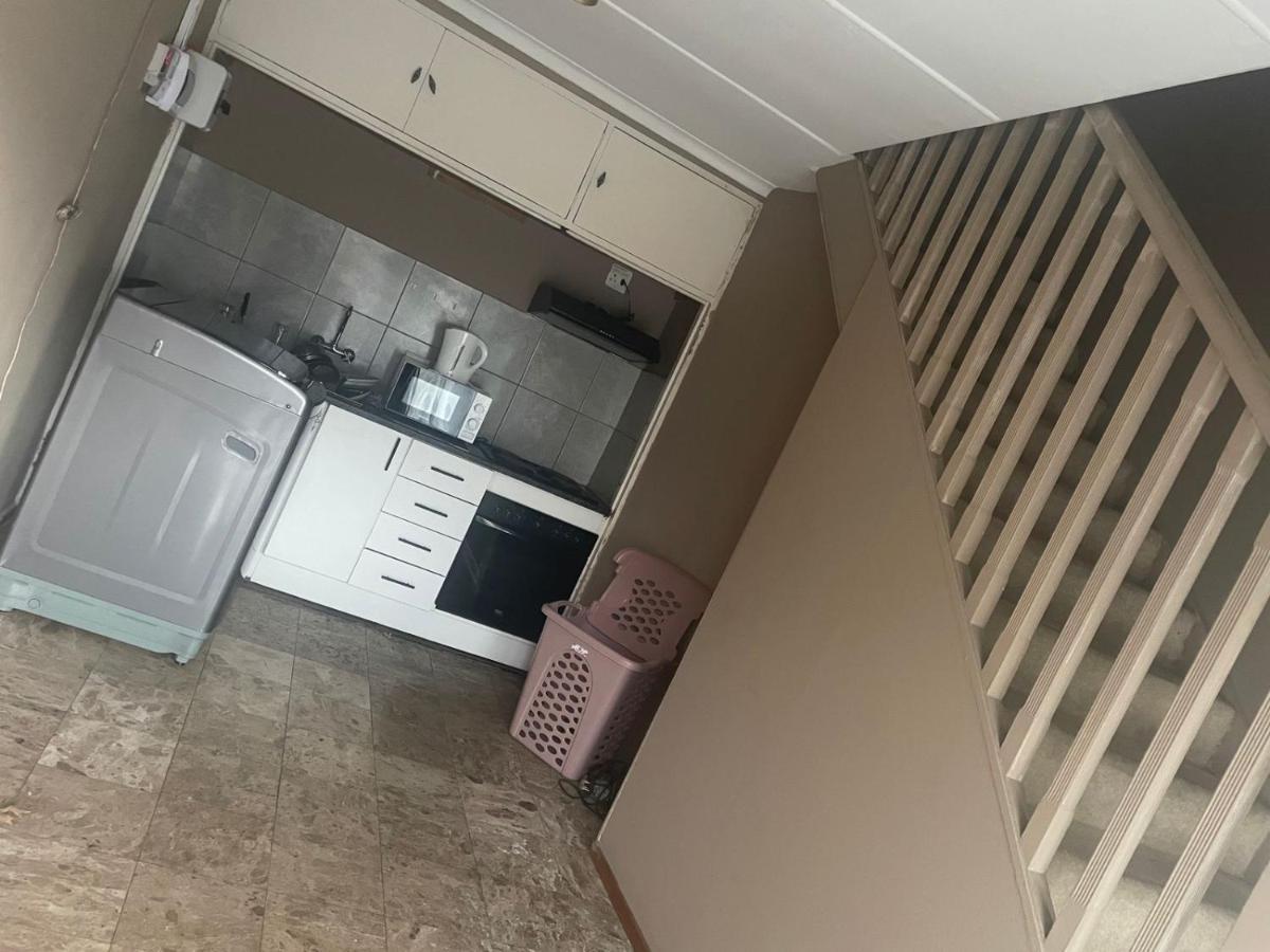 The Bliss Guest House Йоханесбург Екстериор снимка
